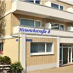 Apartment Mit Balkon